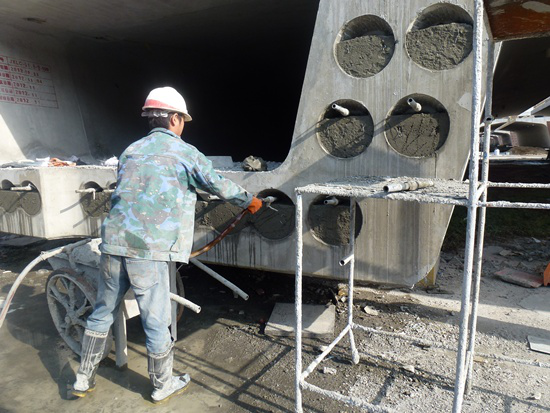 搅拌GTYJ管道压浆剂和水泥