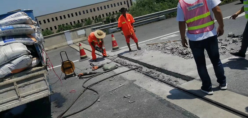 YG桥梁伸缩缝快速修补料